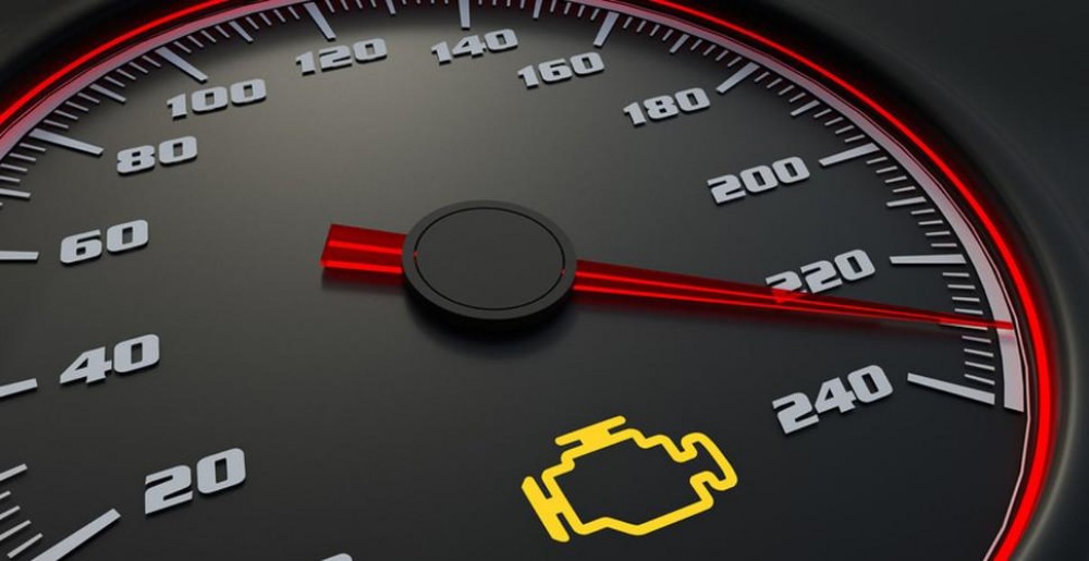 Ce înseamnă check-engine, martorul de bord, și ce probleme semnalează