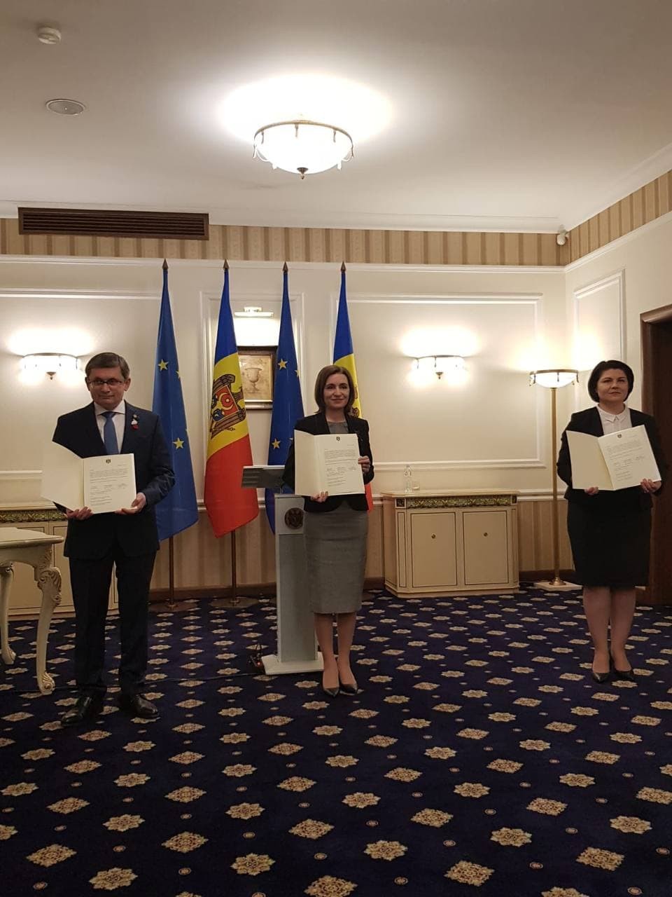 MOMENT ISTORIC pentru Republica Moldova: A fost semnată cererea de aderare la UE