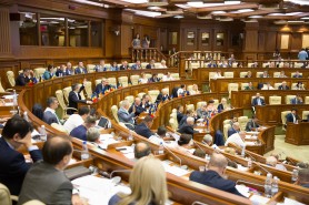 8 martie // Statistica de gen în Parlament: 57 % din numărul total de angajați sunt femei