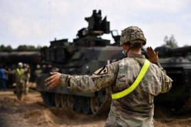 Rusia ar plănui să cucerească Kievul în weekend. SUA sporesc trupele din Europa la 110.000