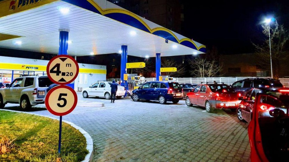 Isteria face și victime: O tânără, lovită după ce nu a respectat rândul la o benzinărie din Iași
