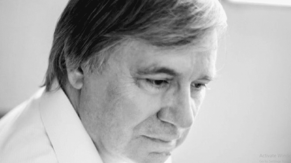 FOTO // În memoria scriitorului Nicolae Dabija: Poșta Moldovei pune în circulație o carte poștală