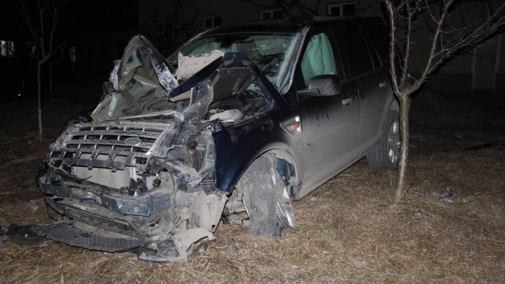 Un polițist și-a răsturnat Land Rover-ul la Sângerei și a părăsit locul accidentului