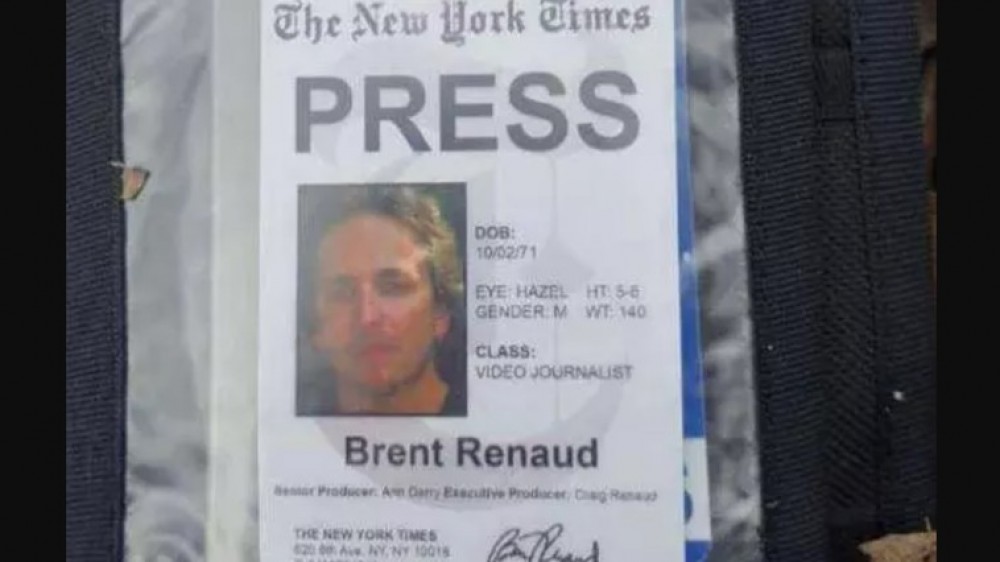 Jurnalist american ucis de ruși lângă Kiev. Anterior participase în misiuni jurnalistice de război în Irak și Afganistan