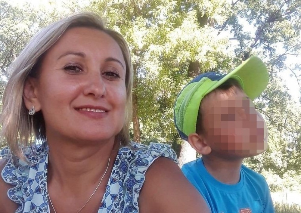 Povestea CUTREMURĂTOARE a ucrainencei îngropate împreună cu fiul ei în curtea blocului