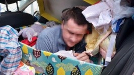 Un ucrainean de 37 de ani a fost prins în timp ce încerca să treacă graniţa într-o cutie de jucării