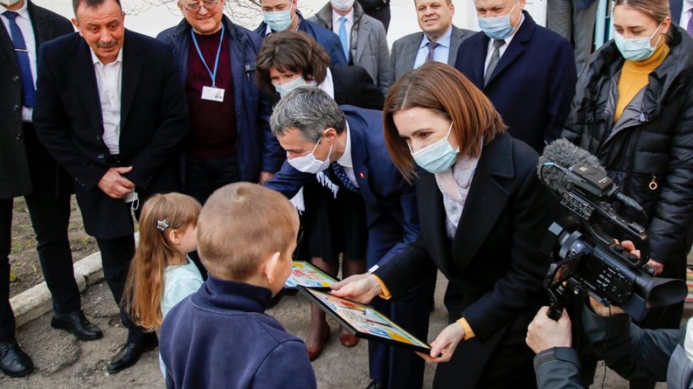 FOTO // Maia Sandu și președintele Elveției au vizitat Refugiații ucraineni din Criuleni
