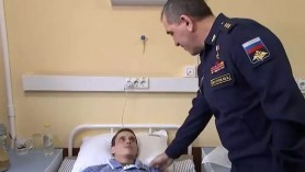 „Să te pui pe picioare” - Gafa unui general rus în vizită la un militar rămas fără picior în războiul din Ucraina