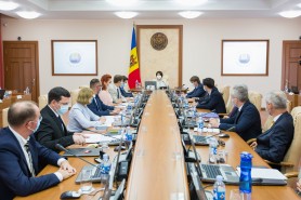 Actuala Guvernare CRITICATĂ dur după refuzul de a ieftini accizele la produsele petroliere: „Gândire comunistă”
