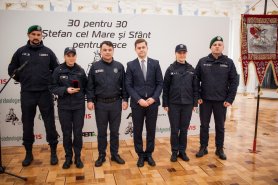 FOTO // Voluntarii implicați în gestionarea refugiaților din Ucraina, decorați de A.O. Ștefan cel Mare și Sfânt