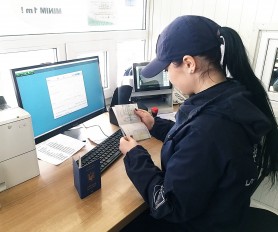Un șofer cu permisul de conducere falsificat, depistat după 20 de ani