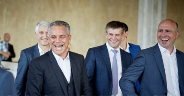 BREAKING NEWS // Percheziții matinale la domiciliul ex-directorului SIS, Vasile Botnari