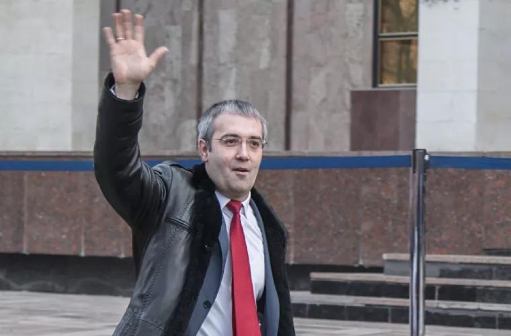 FLASH // Sergiu Sârbu eliberat de după gratii. După aproape 2 luni de la reținere a fost plasat în arest la domiciliu