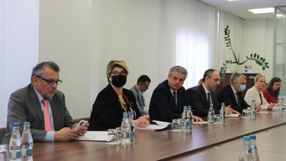 CRIZĂ de medicamente în regiunea Transnistreană. Subiectul, discutat la Chișinău de Oleg Serebrian şi Vitalii Ignatiev
