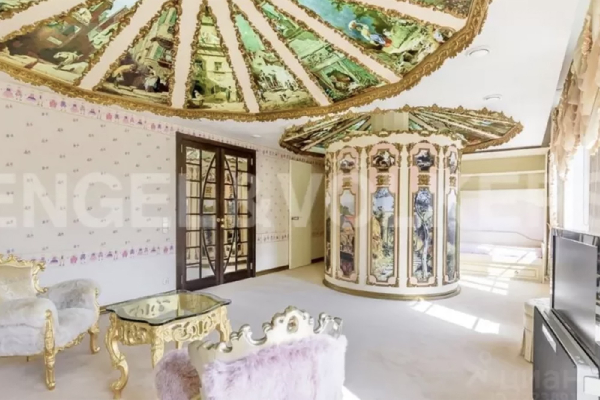 FOTO // Cum arată locuința de lux în care a trăit presupusa fiică a lui Vladimir Putin. Apartamentul poate fi închiriat pentru 10.000 de dolari