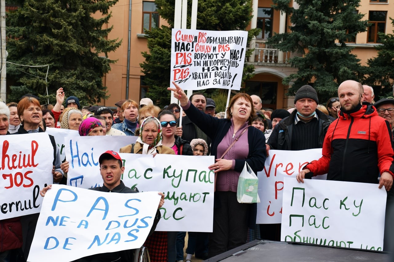 FOTO // Partidul „ȘOR” a organizat proteste în toată țara. Peste 50 de mii de oameni au participat la manifestație