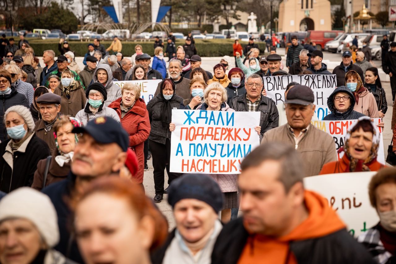 FOTO // Partidul „ȘOR” a organizat proteste în toată țara. Peste 50 de mii de oameni au participat la manifestație