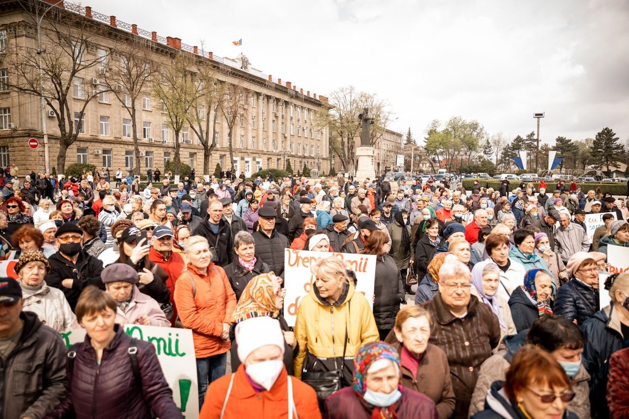 FOTO // Partidul „ȘOR” a organizat proteste în toată țara. Peste 50 de mii de oameni au participat la manifestație
