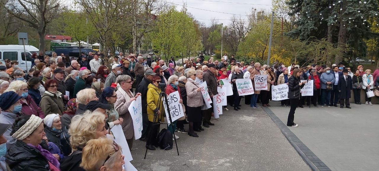 FOTO // Partidul „ȘOR” a organizat proteste în toată țara. Peste 50 de mii de oameni au participat la manifestație