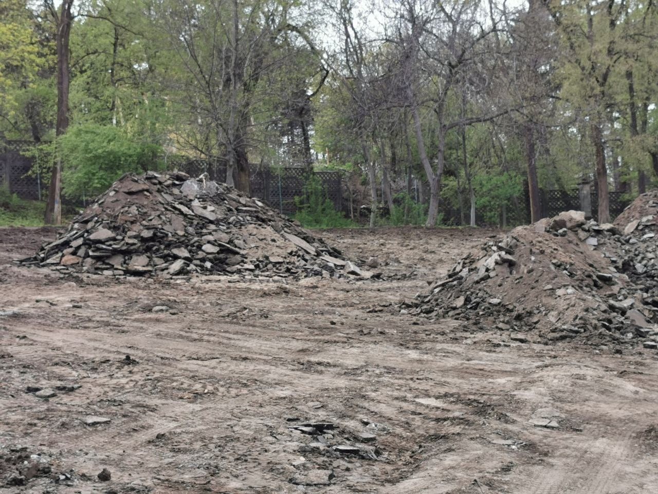 FOTO // Ceban se laudă pe Facebook: Teatrul Verde din Parcul „Valea Morilor” este în plin proces de reabilitare