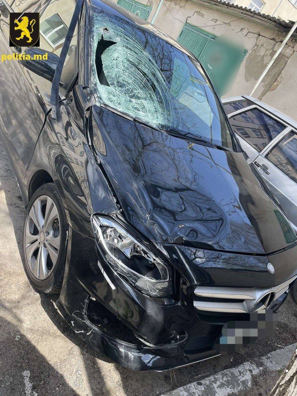 Un tânăr a accidentat mortal un bărbat și a fugit de la fața locului. Șoferul a fost reținut