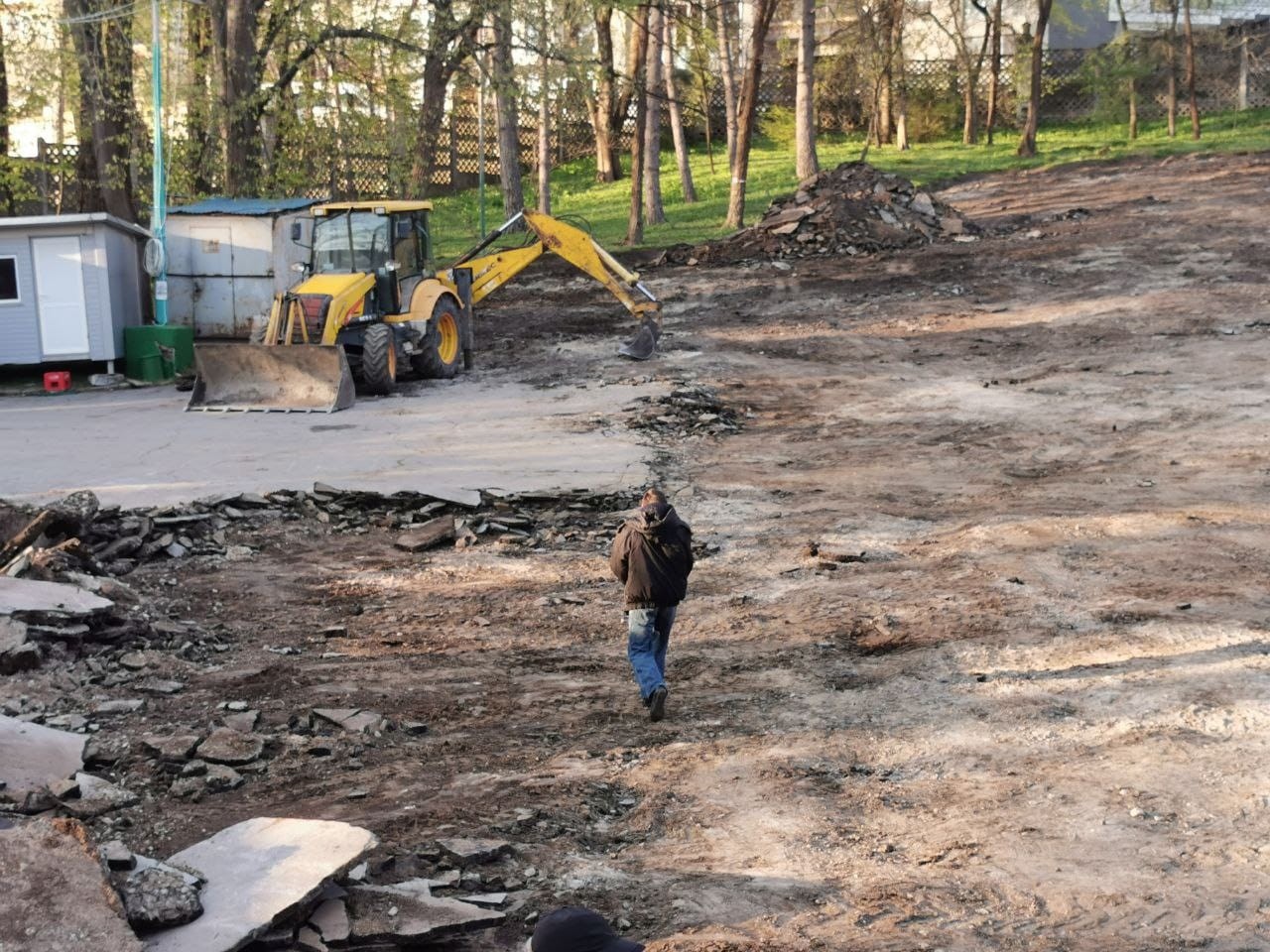 FOTO // Ceban se laudă pe Facebook: Teatrul Verde din Parcul „Valea Morilor” este în plin proces de reabilitare
