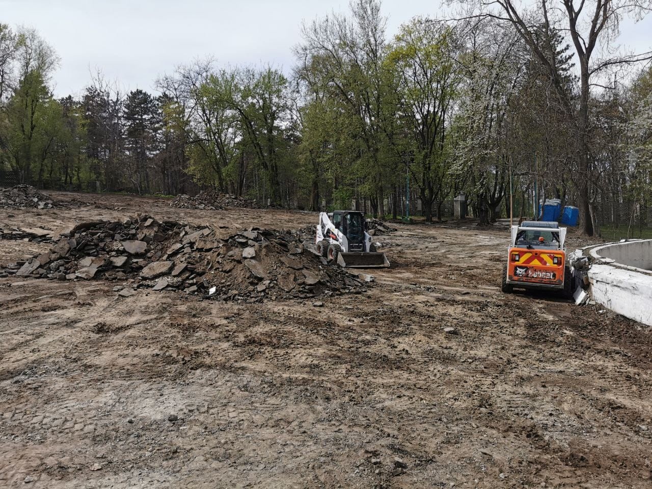 FOTO // Ceban se laudă pe Facebook: Teatrul Verde din Parcul „Valea Morilor” este în plin proces de reabilitare