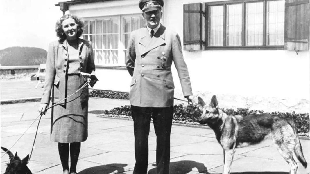 FOTO // 29 aprilie, ziua în care Adolf Hitler și Eva Braun s-au căsătorit. Ce s-a întâmplat o zi mai târziu