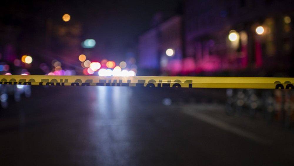 Un bărbat şi o femeie, de 62 şi respectiv 52 de ani, găsiți morți, cu urme de violență, într-o locuință din Capitala României
