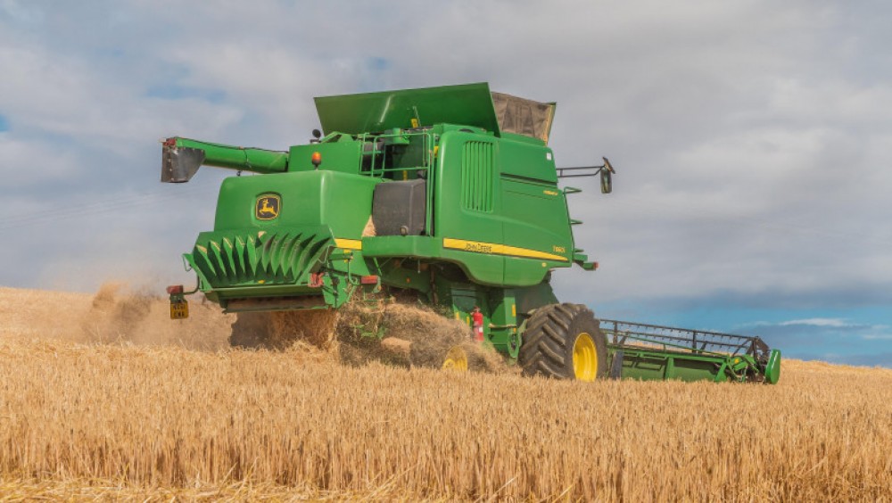 Rușii au furat din Ucraina utilaje agricole în valoare de 5 milioane de dolari. Acestea însă au fost dezactivate prin GPS