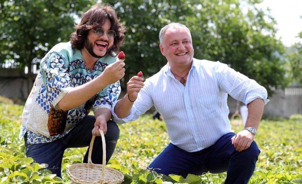 FOTO // Interpretul rus Filip Kirkorov riscă doi ani de închisoare: Ce acuzații i se aduc „regelui pop”