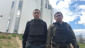 FOTO // Igor Grosu și Lilian Carp întreprind o vizită oficială în Ucraina. Prima locație vizitată a fost Bucha