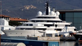 FOTO // Super-iahtul care i-ar aparține lui Putin, a fost confiscat de autoritățile italiene