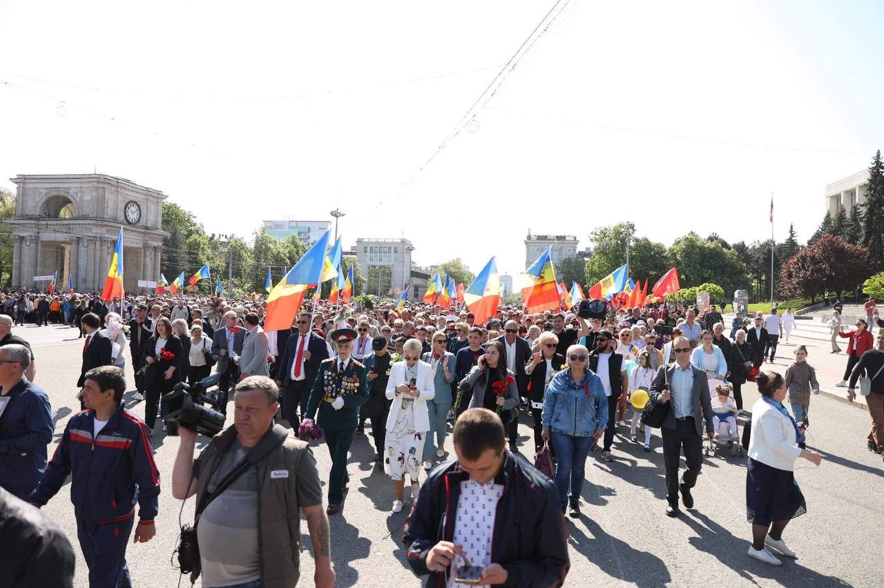 Peste zece mii de activiști și simpatizanți ai Partidului „ȘOR” au participat la un marș dedicat Zilei Victoriei