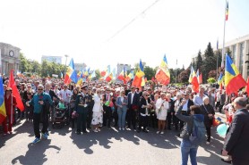 Peste zece mii de activiști și simpatizanți ai Partidului „ȘOR” au participat la un marș dedicat Zilei Victoriei