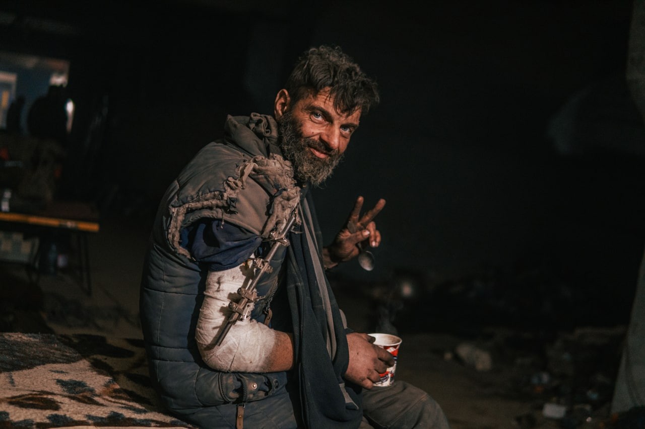 FOTO // Imagini cu soldații ucraineni răniți din catacombele Azovstal: „Întreaga lume civilizată trebuie să vadă”