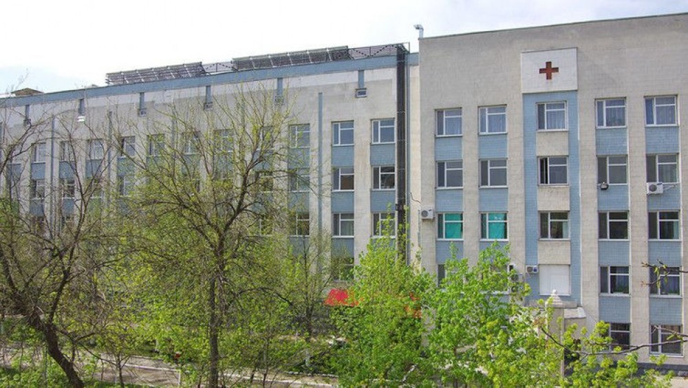 Tentativă de suicid în Capitală. O femeie s-a aruncat de la etajul 3 al unui spital