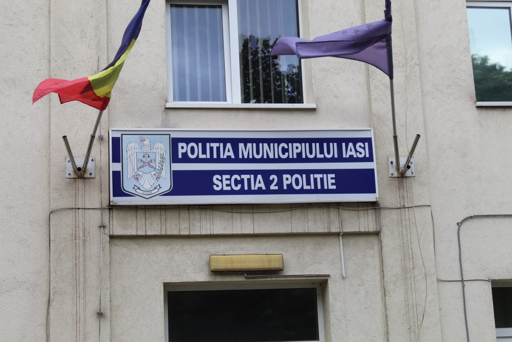 Crimă ÎNGROZITOARE la Iași: Un bărbat i-a tăiat gâtul iubitei sale