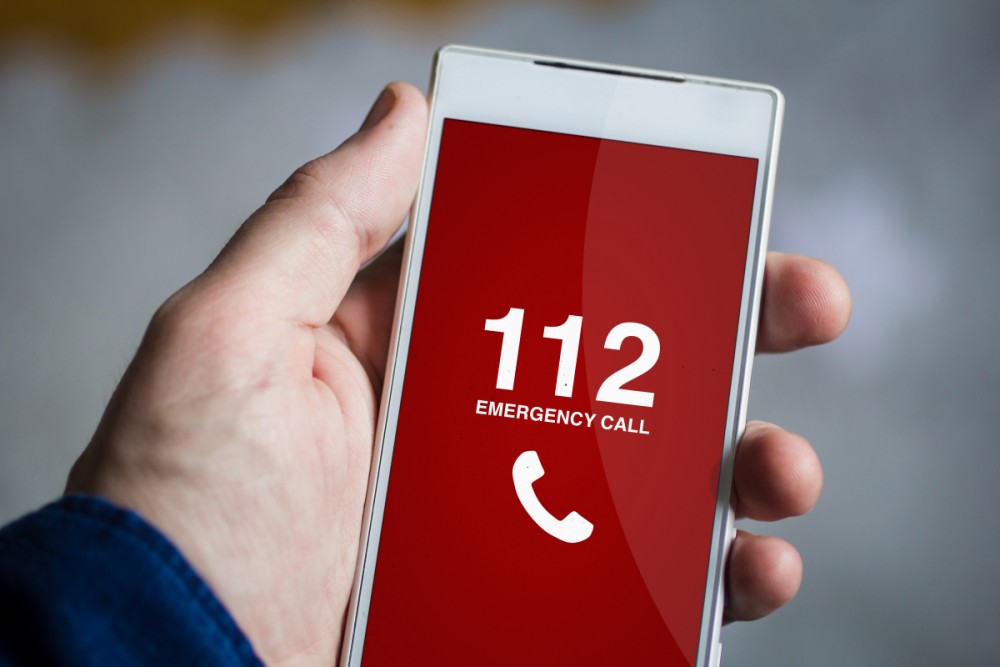 Un bărbat de 41 de ani a sunat la 112 ca să-l scape de soția care-l bătea. Ce au descoperit polițiștii ajunși la chemare
