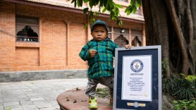 FOTO // El e cel mai scund adolescent din lume, potrivit Guinness World Records. Cât măsoară la 18 ani