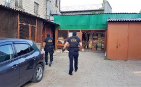 S-ar fi îmbogățit pe seama copiilor. Șeful unei întreprinderi municipale de alimentație publică şi trei agenți economici, reținuți