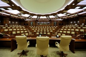 Scumpirea produselor petroliere: Parlamentul va constitui o comisie specială