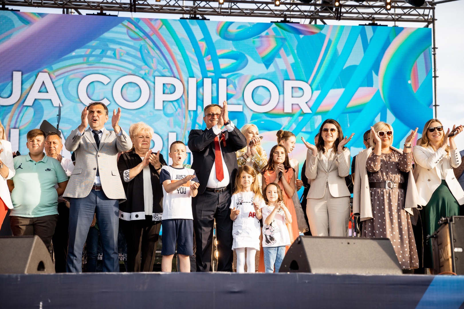 FOTO // Concert de excepție la OrheiLand. Aproximativ 50 de mii de oameni au participat la evenimentul organizat la inițiativa lui Ilan Șor, de Ziua Copilului