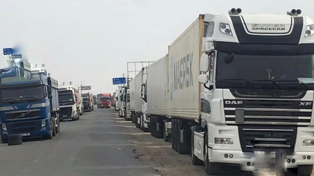 Sfârșit TRAGIC pentru un șofer de TIR din R. Moldova: a decedat după ce a stat 20 de ore la o vamă din România