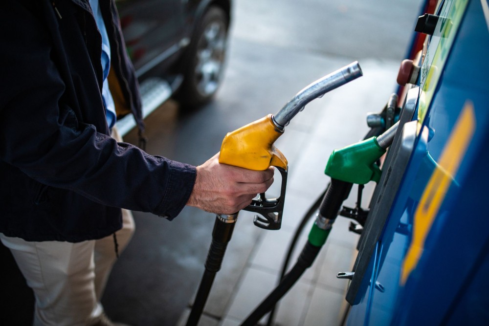 BREAKING NEWS // Carburanții se SCUMPESC din nou. Prețurile anunțate de ANRE