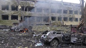 Ruşii au ras de pe faţa pământului oraşul Druzcovca: cratere adânci 5 metri, nicio casă nu mai e întreagă
