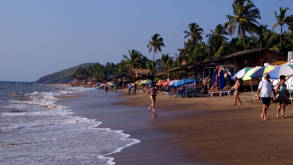 TERIFIANT! Turistă violată pe plajă din GOA, la câțiva pași de iubitul ei care adormise la soare