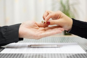Un bărbat a hotărât să divorţeze pentru că soţia lui îi gătea în fiecare zi acelaşi fel de mâncare