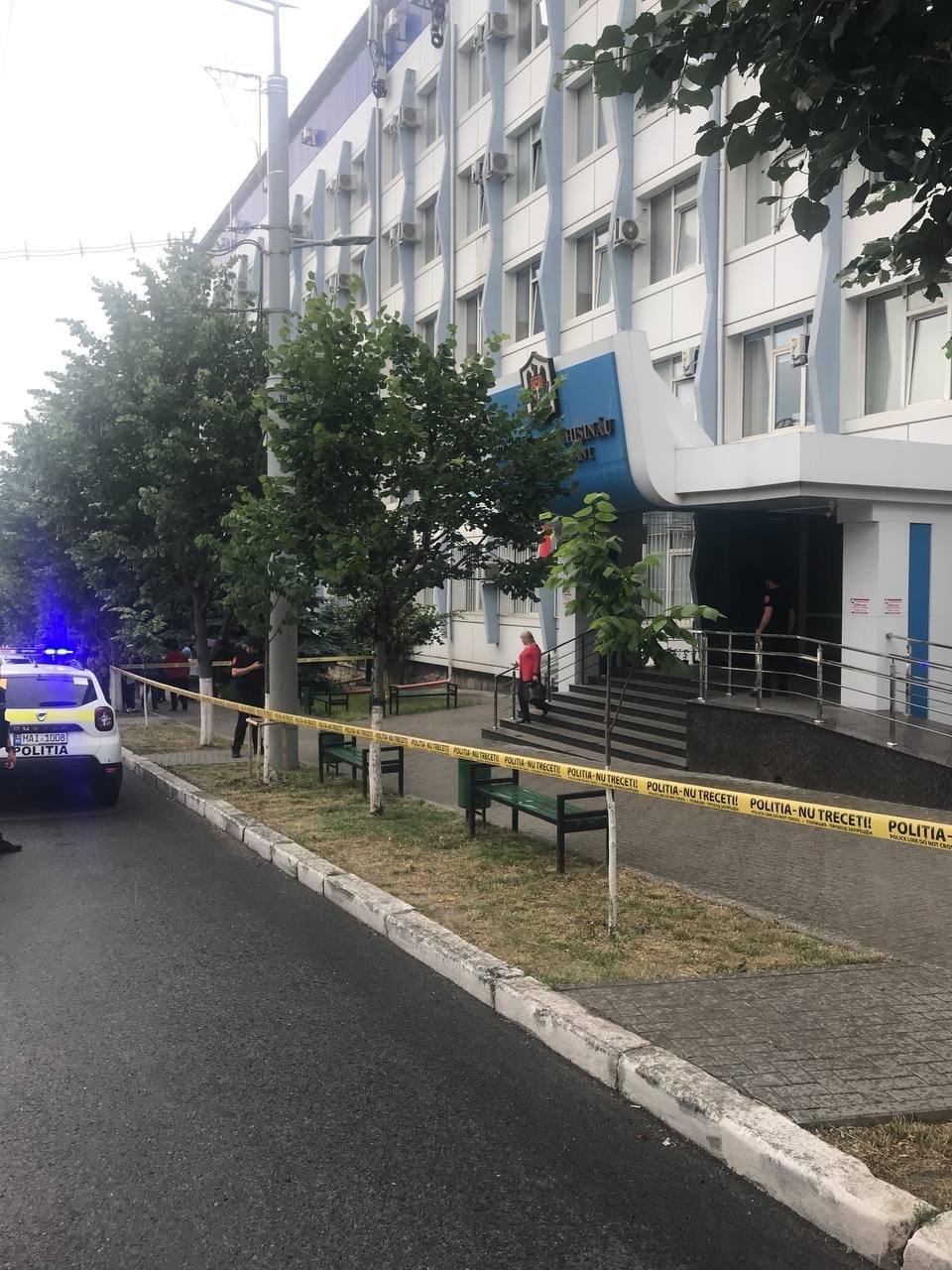 ULTIMA ORĂ // Alertă cu bombă la Judecătoria Chișinău sediul Buiucani