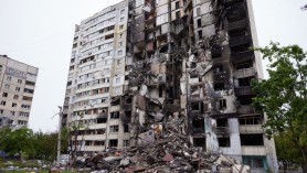 Rusia continuă să utilizeze împotriva Ucrainei arme INTERZISE. Amnesty International are dovezi: Oamenii au murit în case, în cimitire, la locurile de joacă